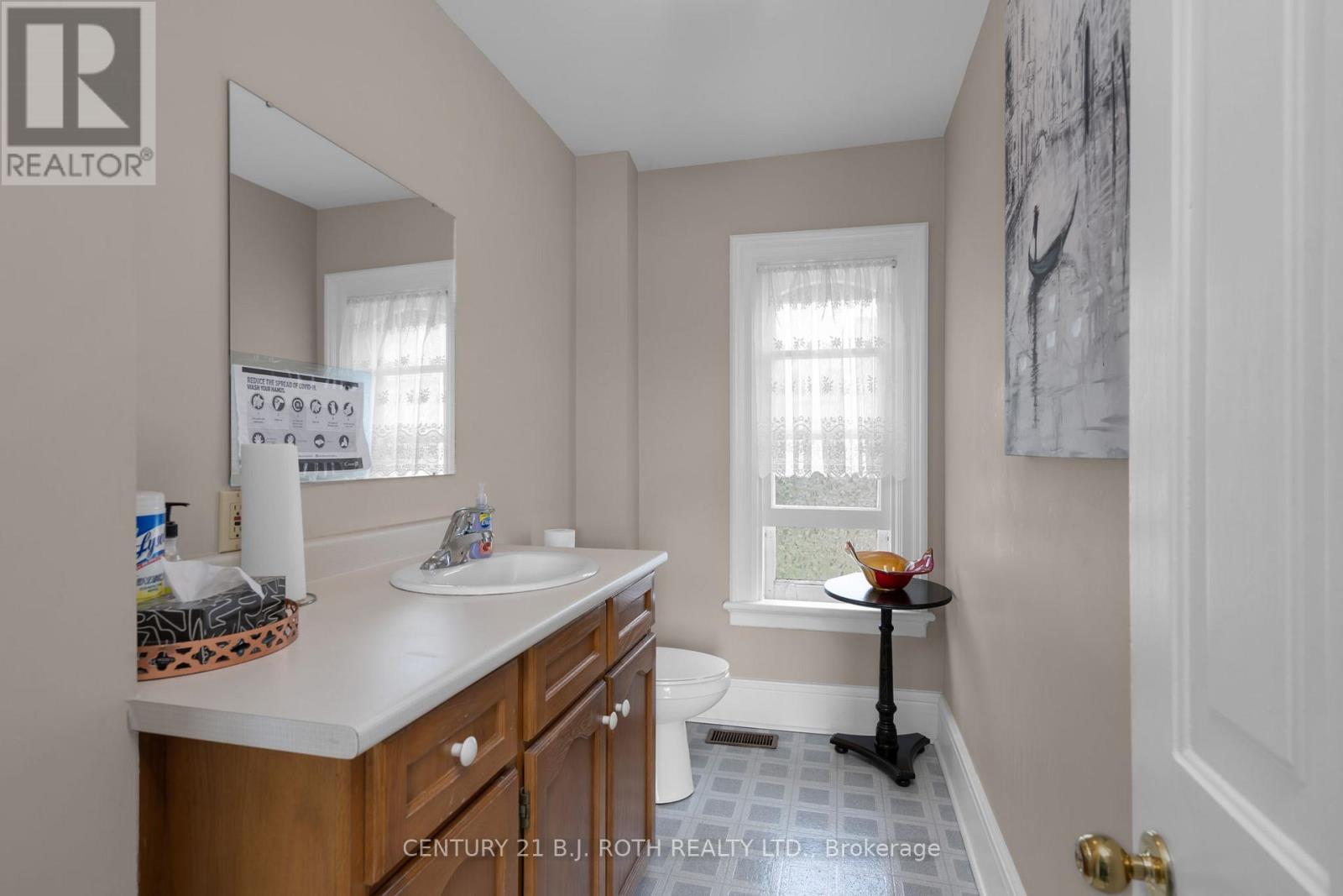 80 Worsley Street, Barrie, Ontario  L4M 1L8 - Photo 9 - S12143336