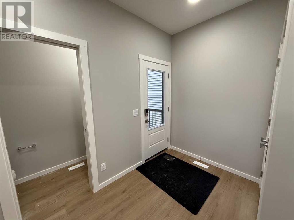 42 Heartwood Villas Se, Calgary, Alberta  T3S 0E2 - Photo 3 - A2205456