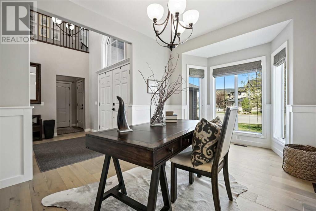 Property at 14 Discovery Ridge Circle SW image 5