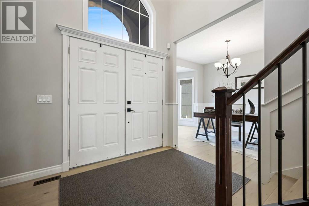Property at 14 Discovery Ridge Circle SW image 4