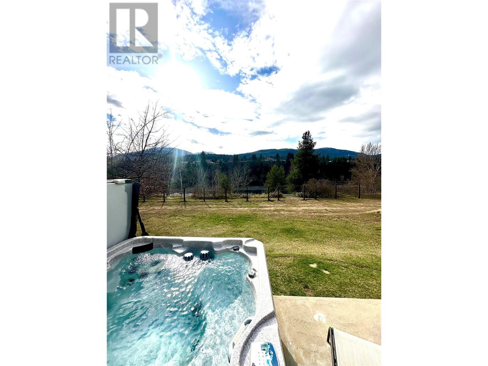 887 Waterloo Road, Castlegar, British Columbia  V1N 4K8 - Photo 75 - 10342235