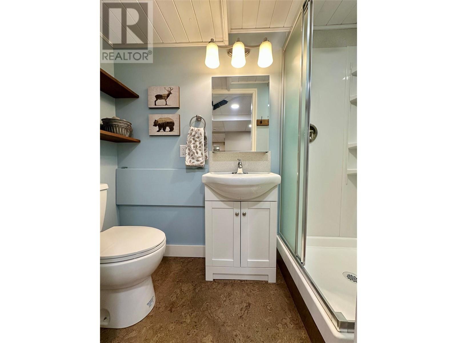 Property at 887 Waterloo Road image 3