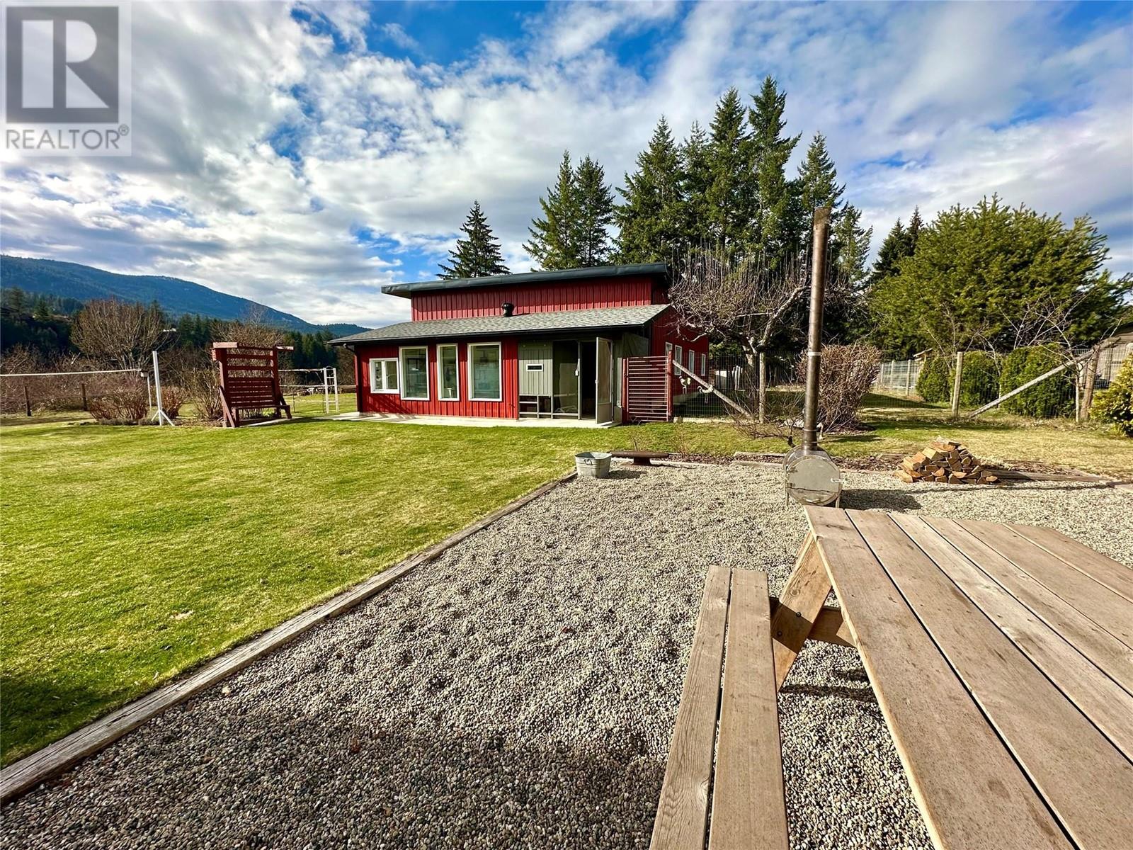 887 Waterloo Road, Castlegar, British Columbia  V1N 4K8 - Photo 94 - 10342235