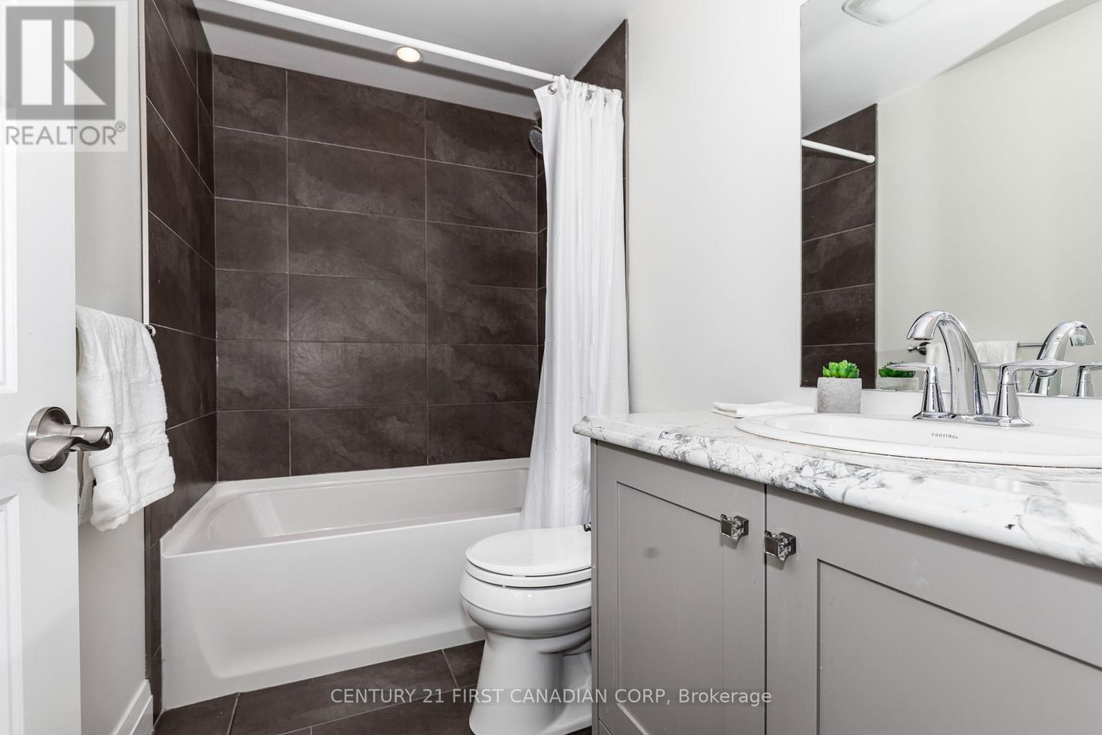 12 - 275 Callaway Road, London North (North R), Ontario  N6G 0N8 - Photo 34 - X12147184