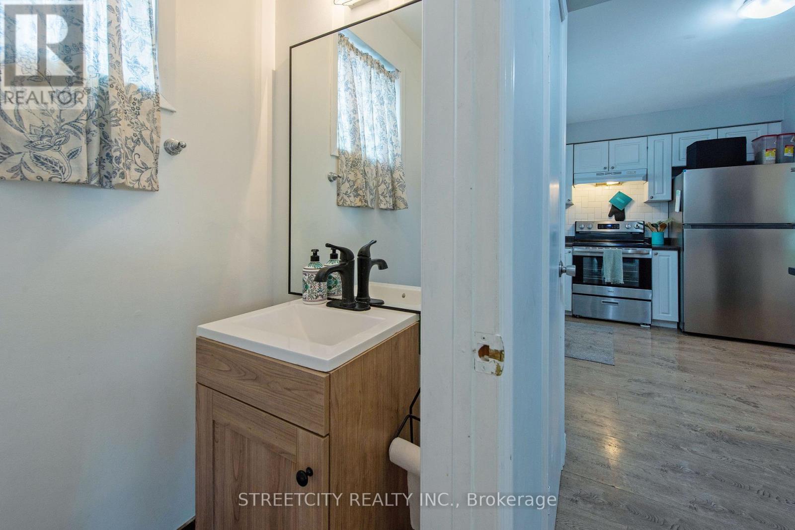 138 Carlyle Drive, London East (East I), Ontario  N5V 3T1 - Photo 19 - X12147202