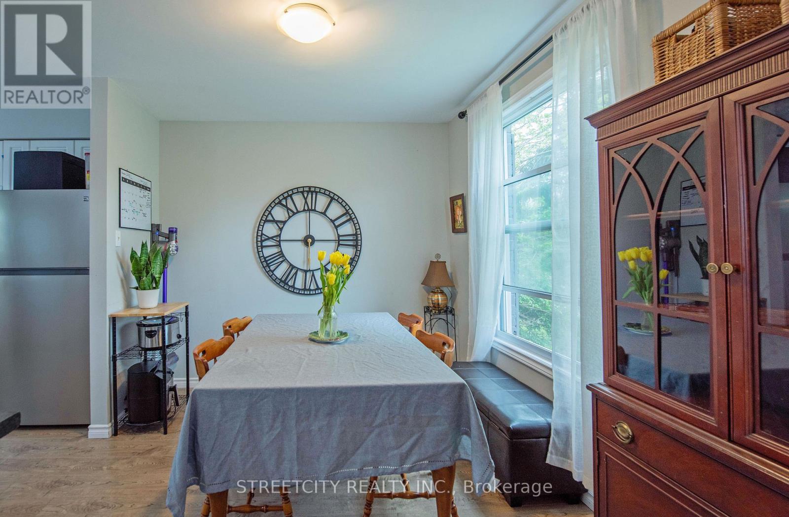 138 Carlyle Drive, London East (East I), Ontario  N5V 3T1 - Photo 32 - X12147202