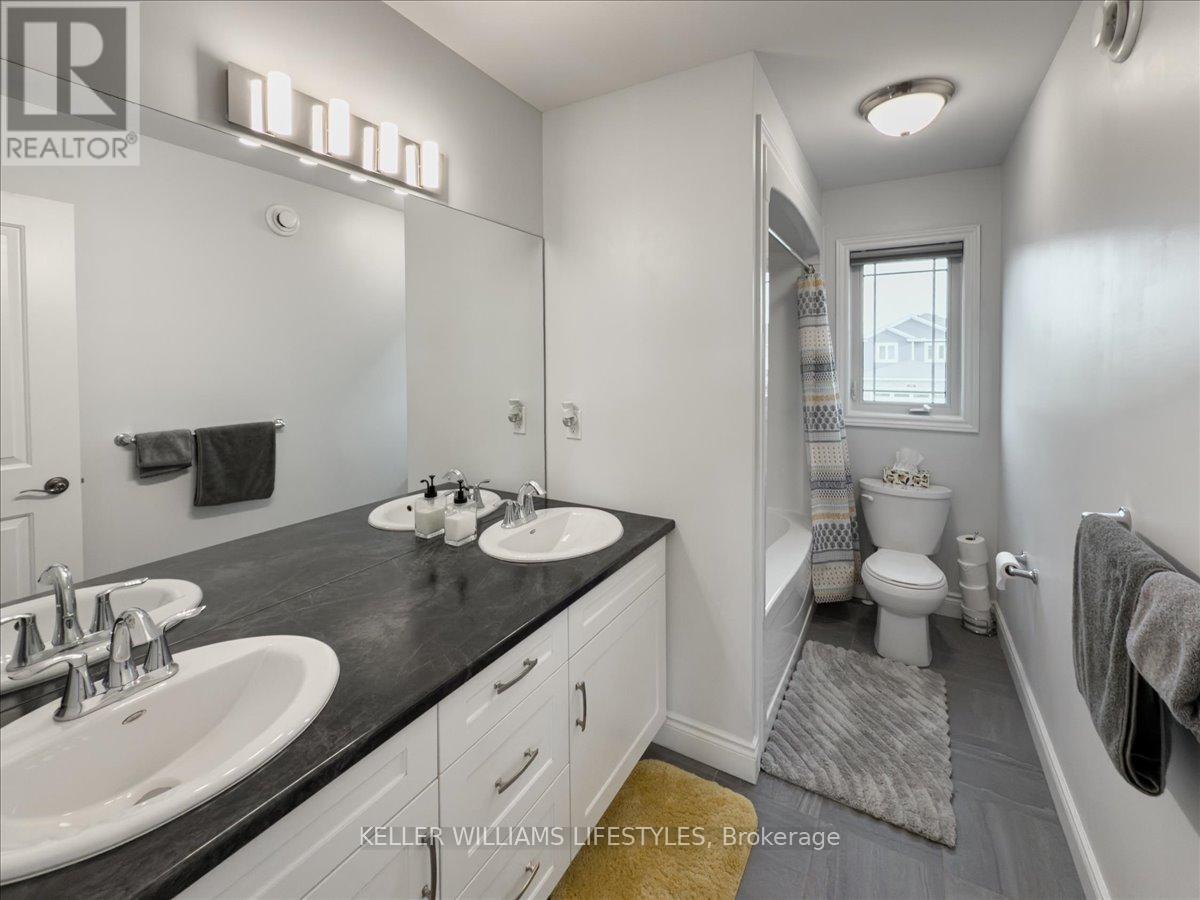 100 Gilmour Drive, Lucan Biddulph, Ontario  N0M 2J0 - Photo 23 - X12147215