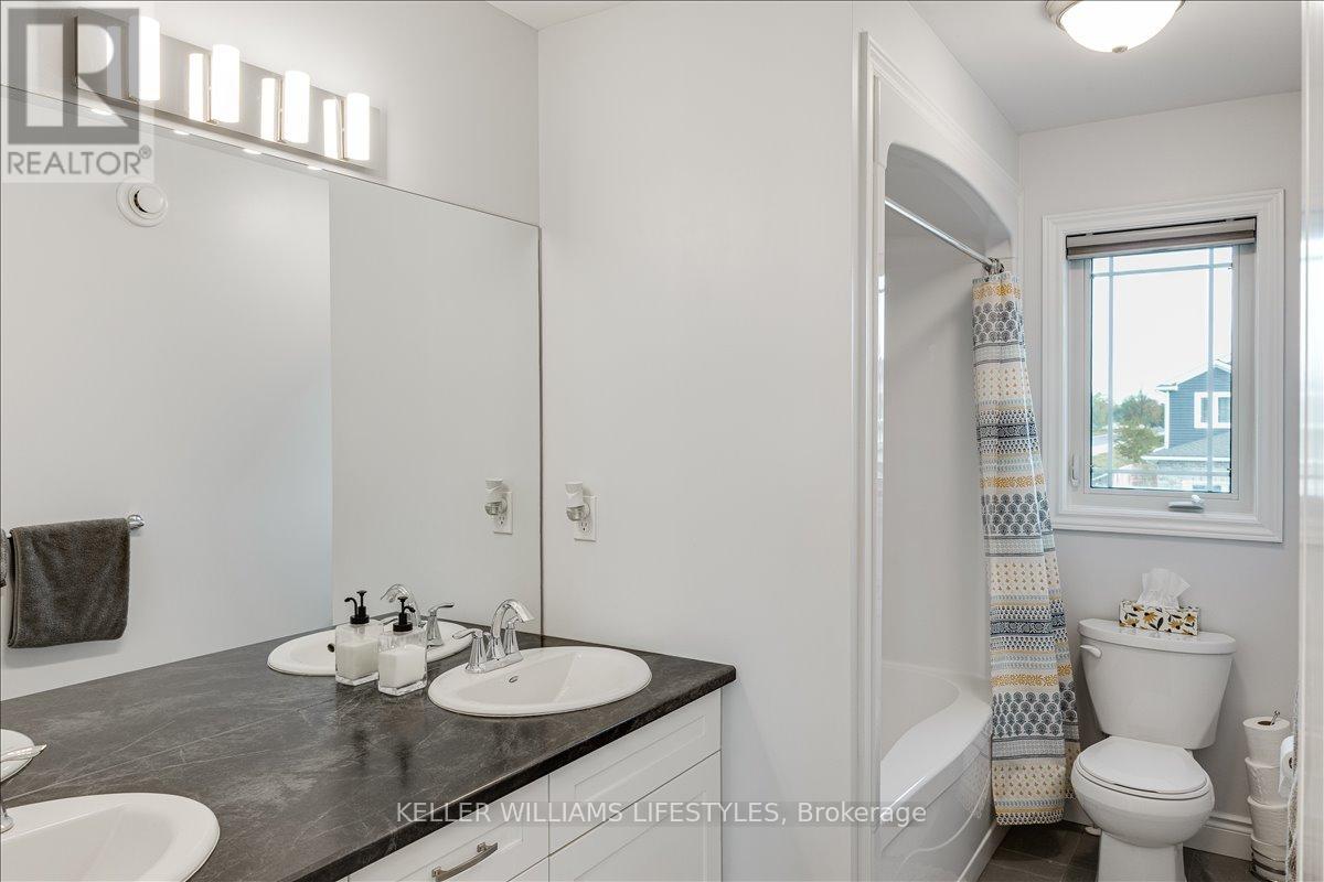 100 Gilmour Drive, Lucan Biddulph, Ontario  N0M 2J0 - Photo 24 - X12147215