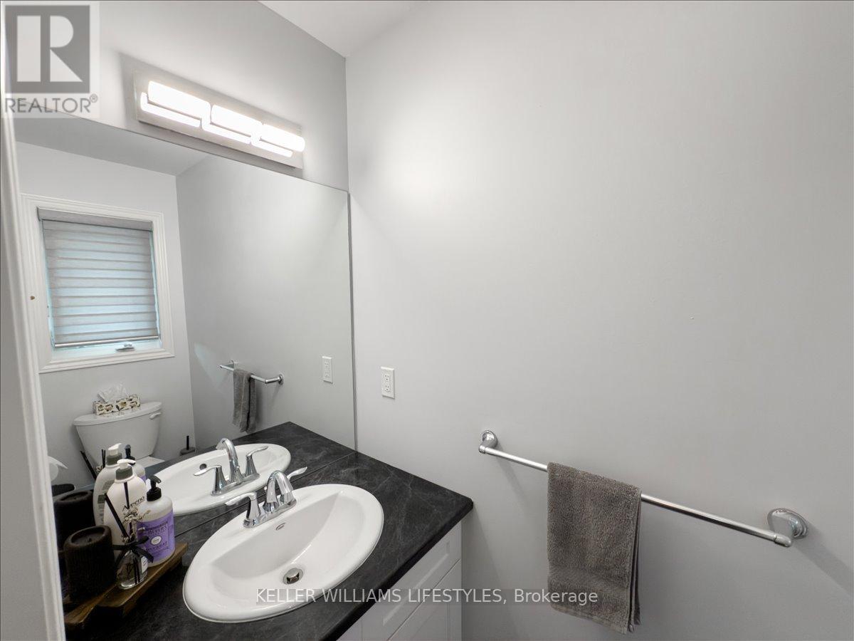 100 Gilmour Drive, Lucan Biddulph, Ontario  N0M 2J0 - Photo 8 - X12147215