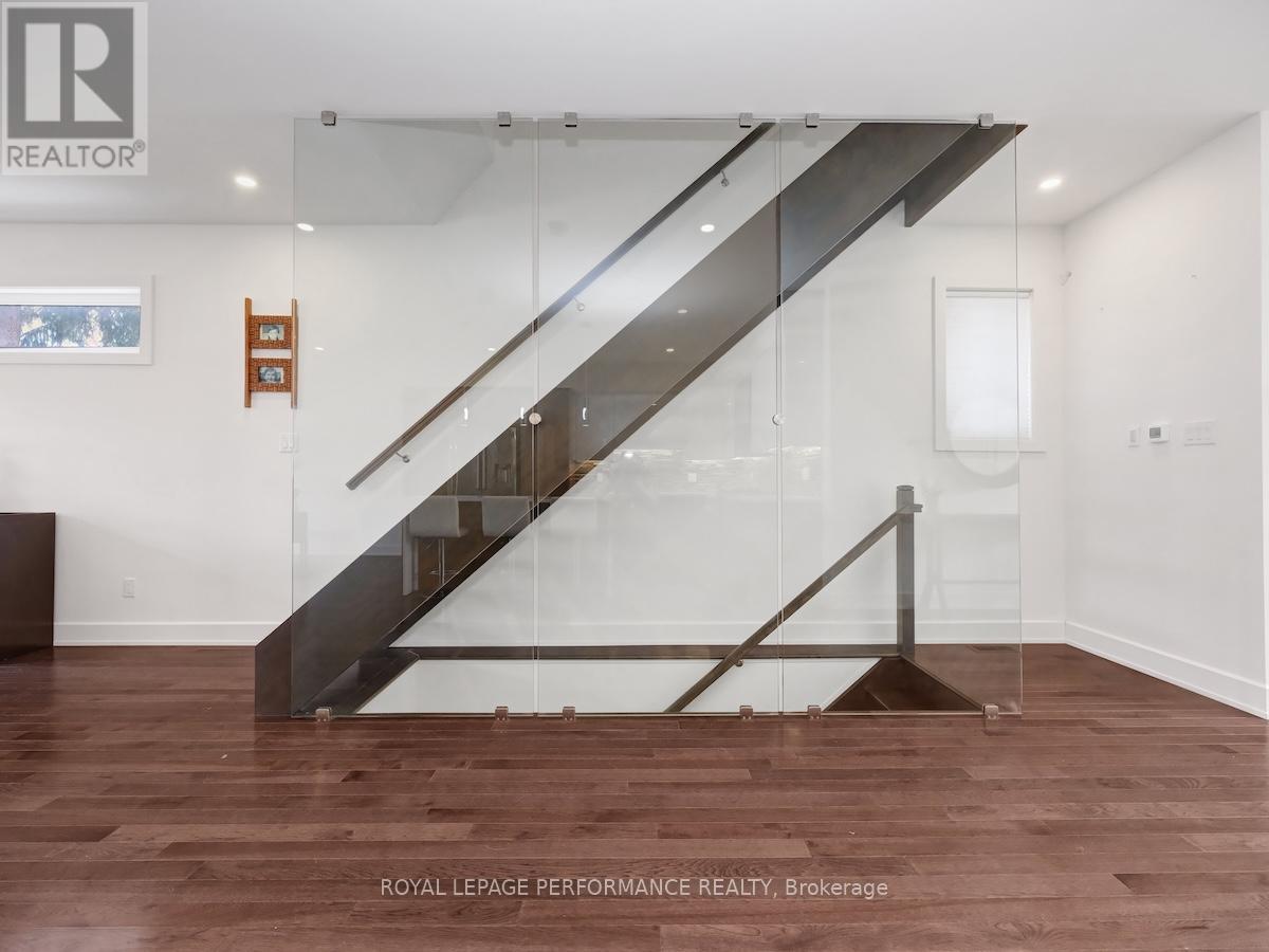 2183 Deschenes Street, Ottawa, Ontario  K2B 6N2 - Photo 4 - X12021611