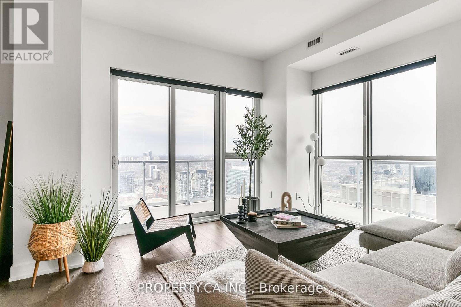 4005 - 15 Lower Jarvis Street, Toronto, Ontario  M5E 1R7 - Photo 2 - C12146789