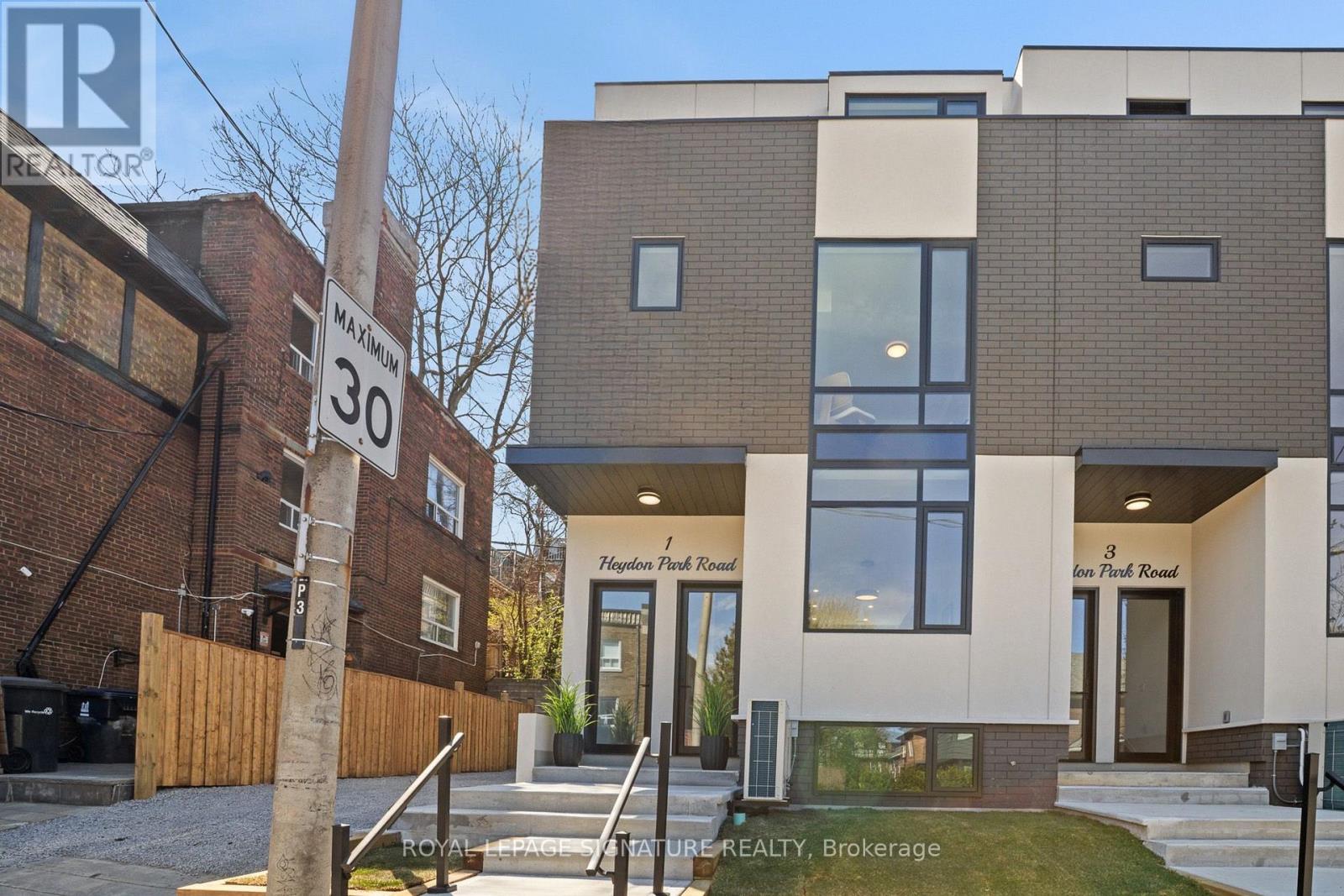 BSMT - 1 HEYDON PARK ROAD, toronto (little portugal), Ontario