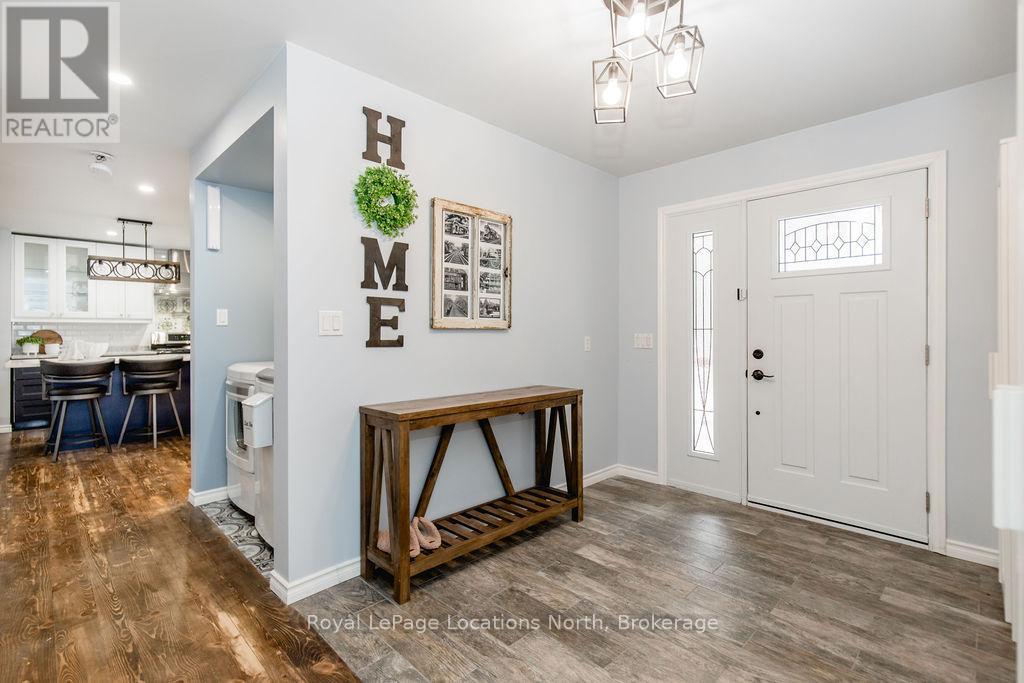 44 Stroud Crescent, Wasaga Beach, Ontario  L9Z 2T5 - Photo 6 - S12147084