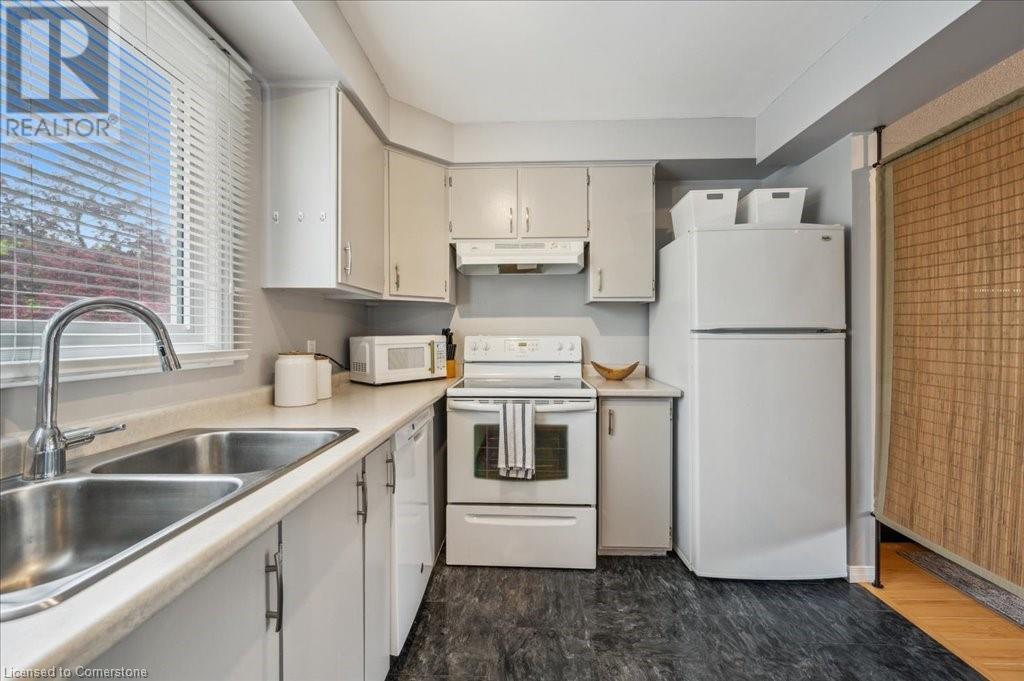 419 Bairstow Crescent Unit# 3, Waterloo, Ontario  N2K 2H7 - Photo 5 - 40728569