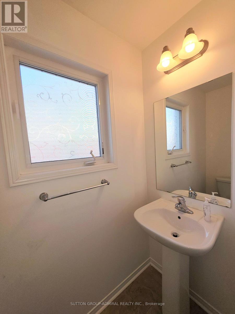 1113 Schooling Drive, Oshawa, Ontario  L1H 7K5 - Photo 13 - E12146948