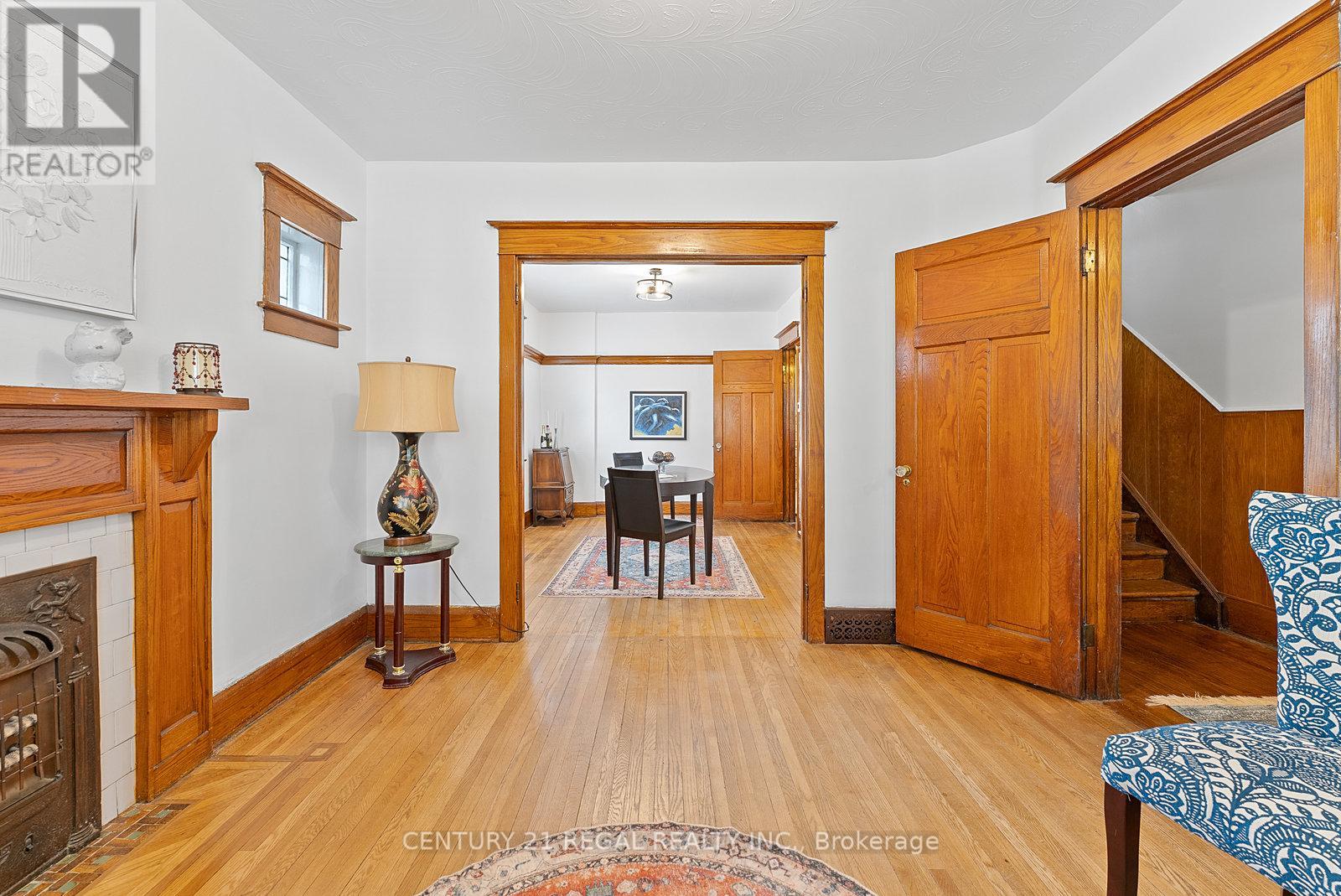246 Westlake Avenue, Toronto, Ontario  M4C 4T2 - Photo 11 - E12146979