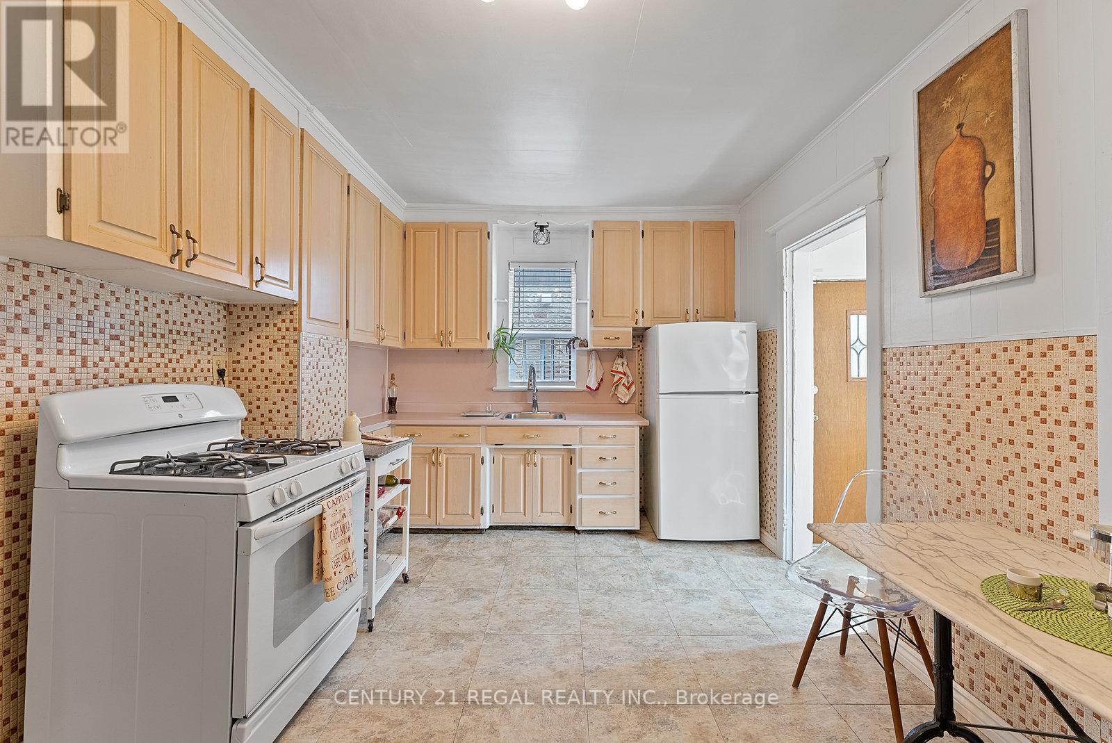 246 Westlake Avenue, Toronto (Woodbine-Lumsden), Ontario  M4C 4T2 - Photo 15 - E12146979