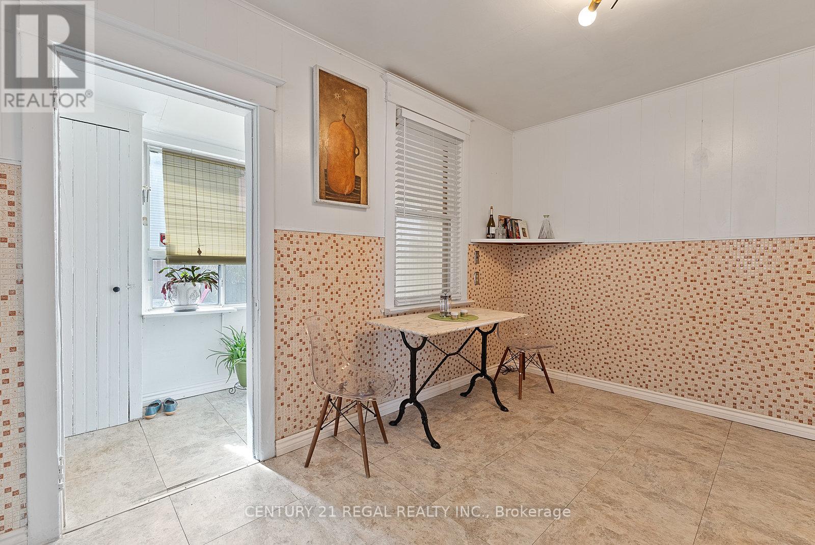 246 Westlake Avenue, Toronto, Ontario  M4C 4T2 - Photo 16 - E12146979
