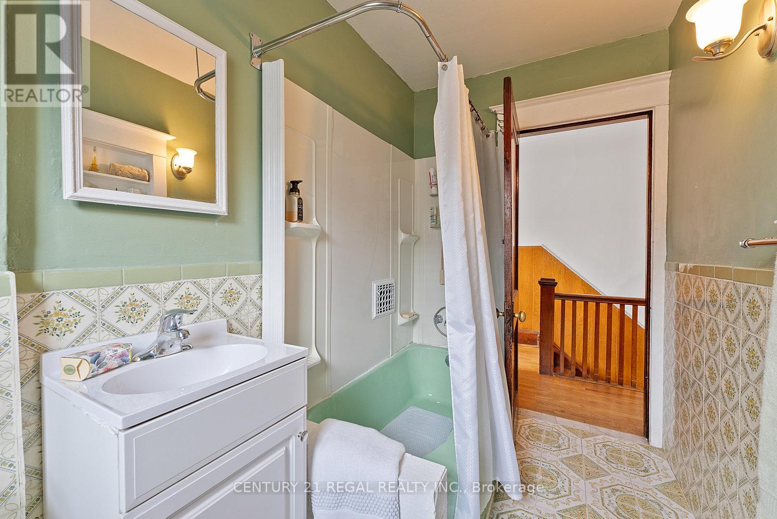 246 Westlake Avenue, Toronto (Woodbine-Lumsden), Ontario  M4C 4T2 - Photo 27 - E12146979