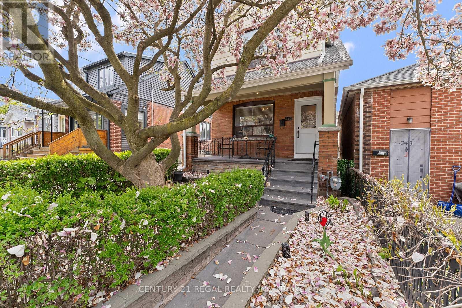 246 Westlake Avenue, Toronto (Woodbine-Lumsden), Ontario  M4C 4T2 - Photo 5 - E12146979