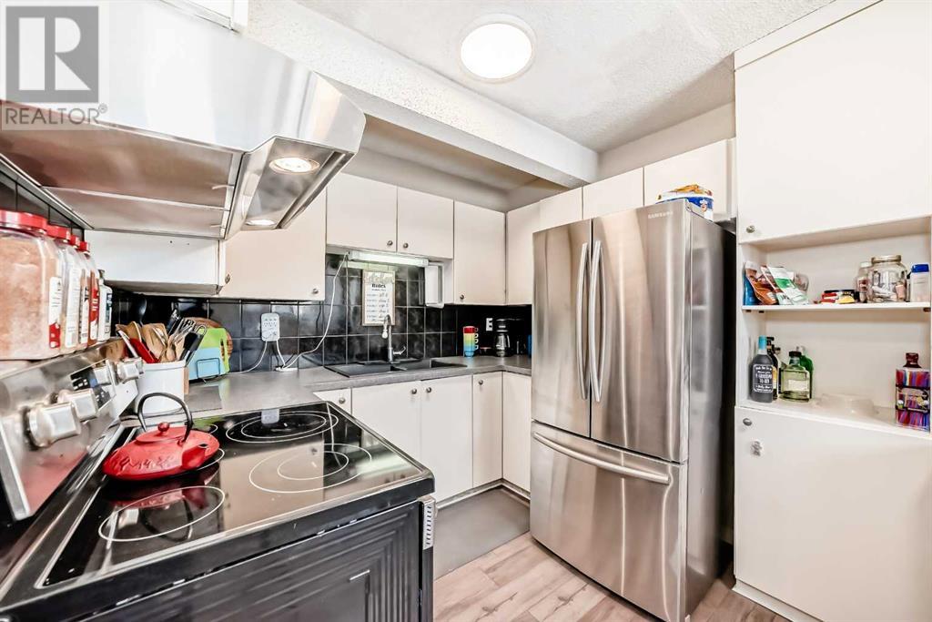 Property at 54, 5520 1 Avenue SE image 3