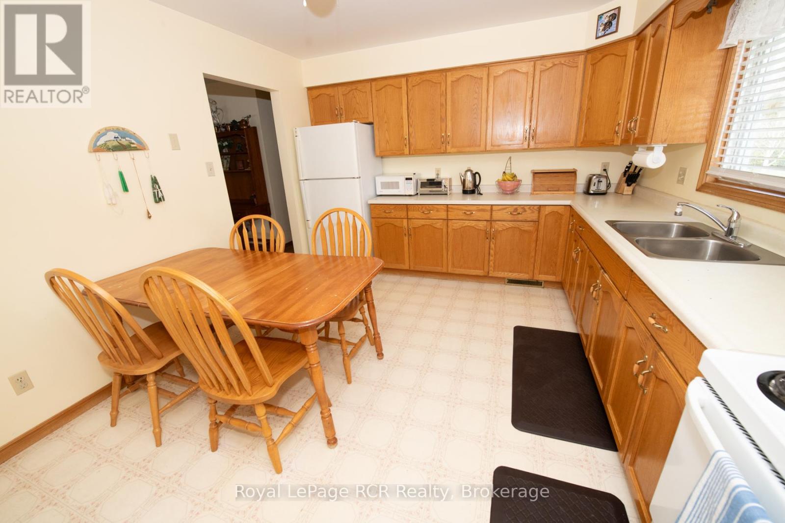 9485 Maas Park Drive, Wellington North, Ontario  N0G 2L0 - Photo 19 - X12147103