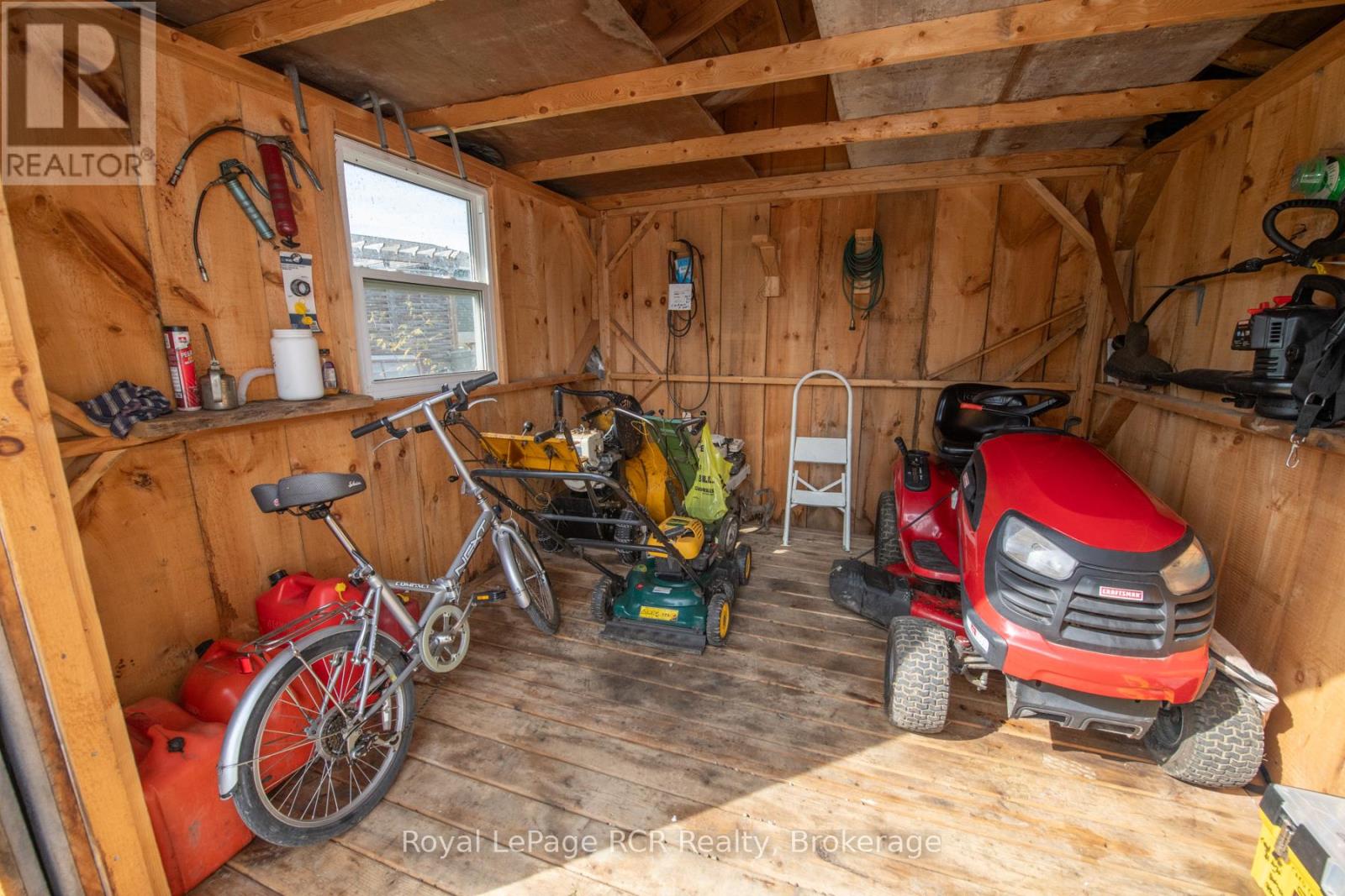 9485 Maas Park Drive, Wellington North, Ontario  N0G 2L0 - Photo 39 - X12147103