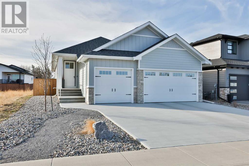 Property at 660 Sixmile Crescent S image 1