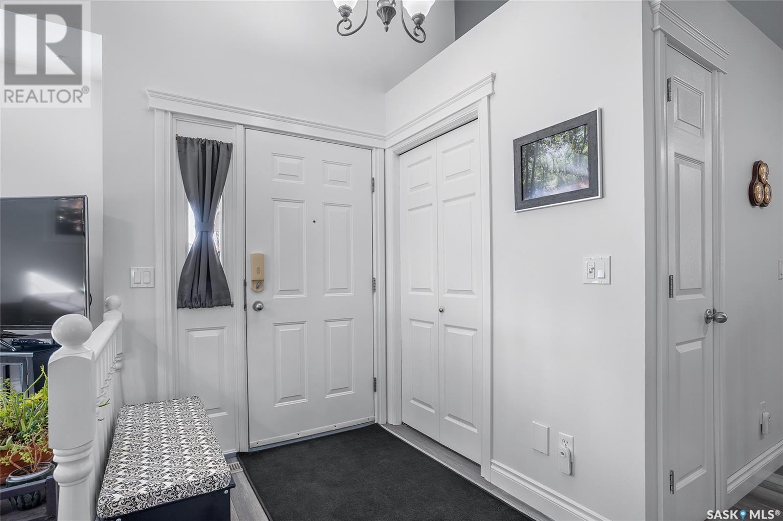 Property at 243 Kucey TERRACE image 3