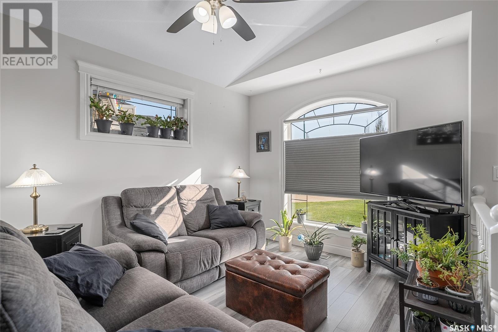 Property at 243 Kucey TERRACE image 5