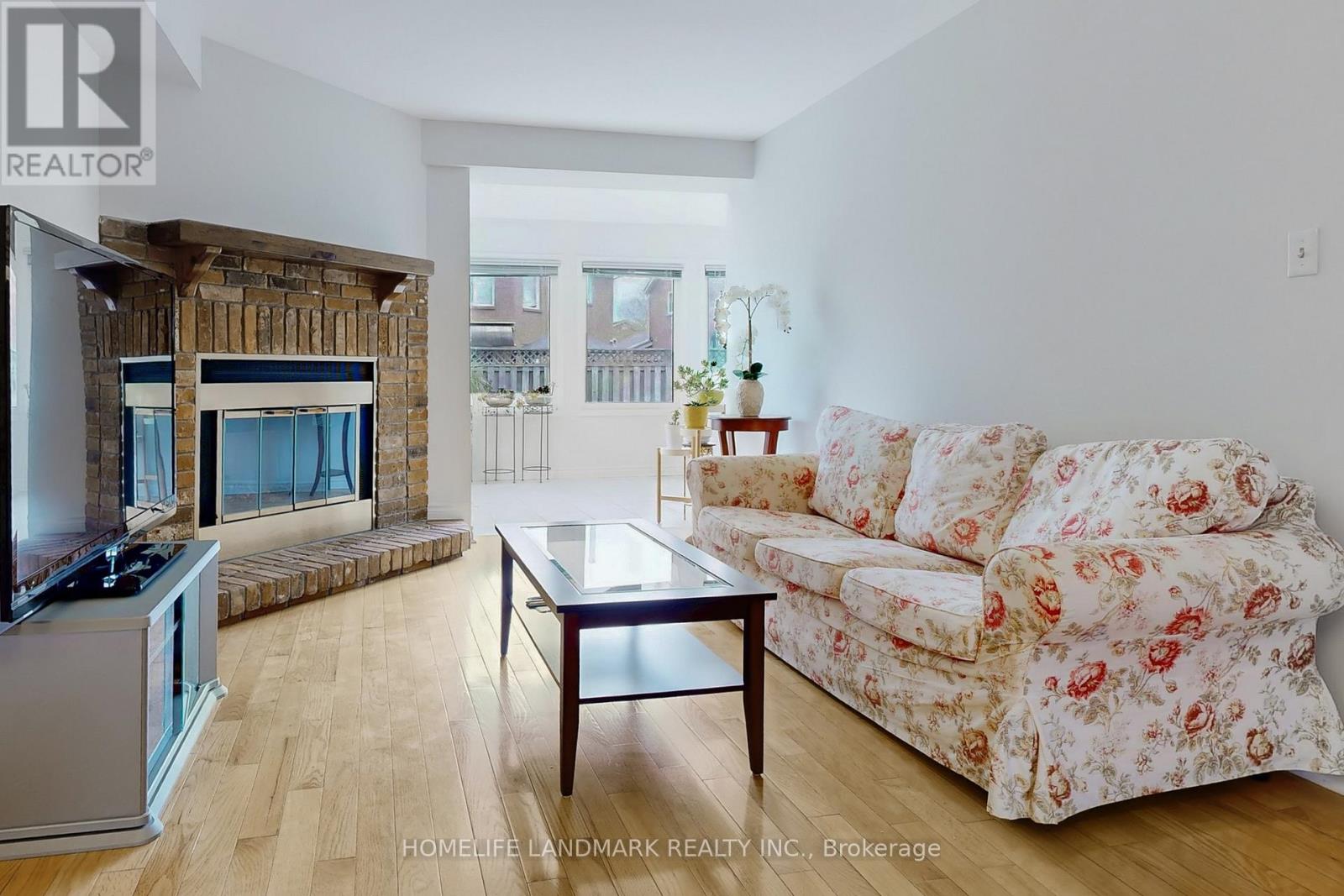 7 Lancashire Road, Markham, Ontario  L3R 8K9 - Photo 11 - N12146977
