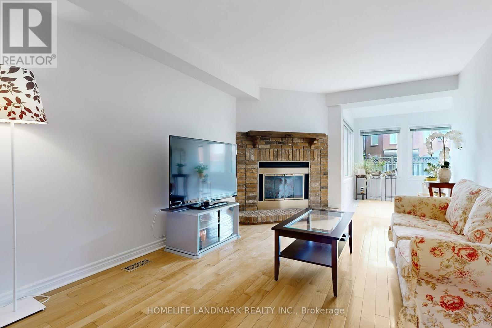 7 Lancashire Road, Markham, Ontario  L3R 8K9 - Photo 12 - N12146977