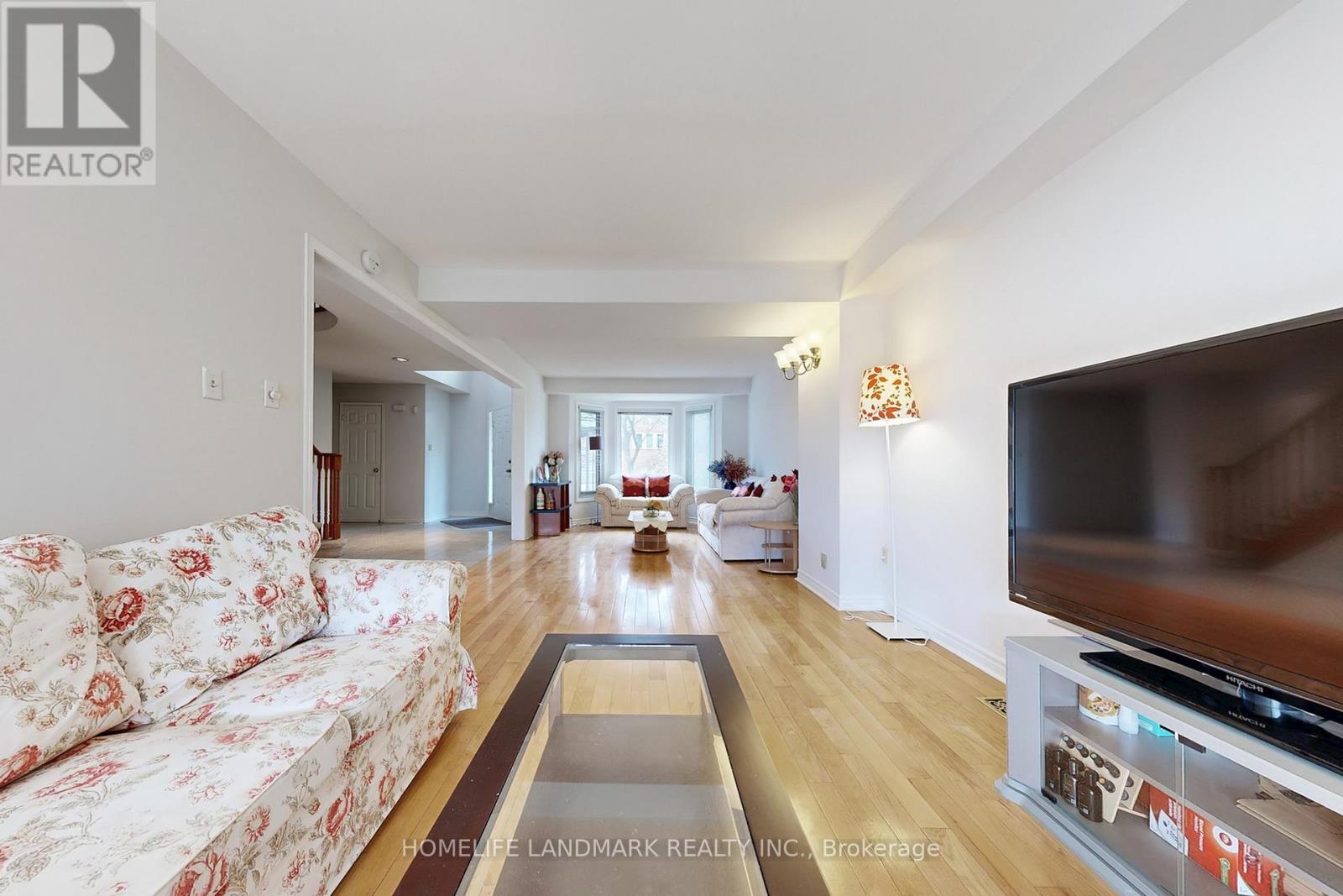 7 Lancashire Road, Markham, Ontario  L3R 8K9 - Photo 13 - N12146977