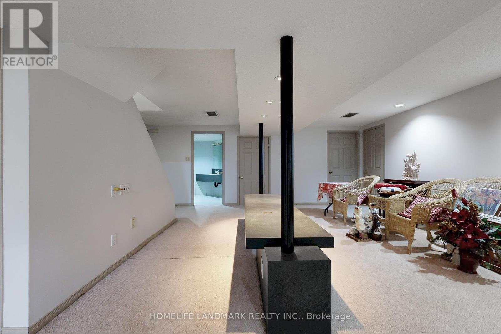 7 Lancashire Road, Markham, Ontario  L3R 8K9 - Photo 37 - N12146977