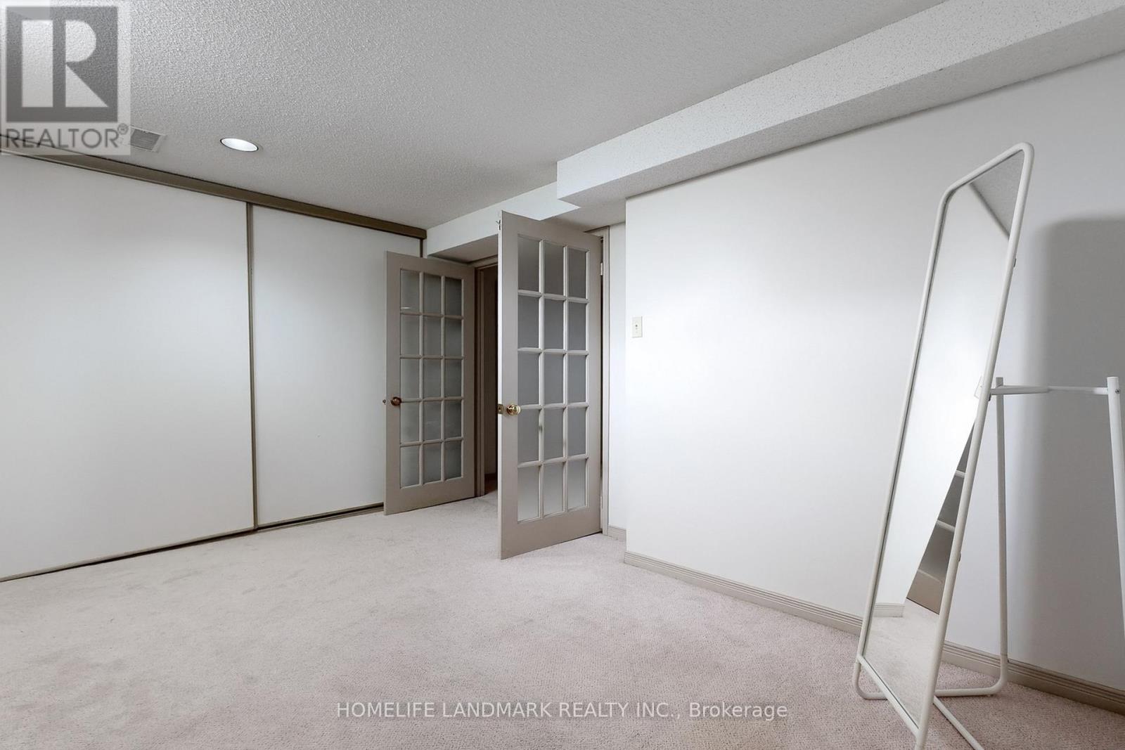 7 Lancashire Road, Markham, Ontario  L3R 8K9 - Photo 39 - N12146977