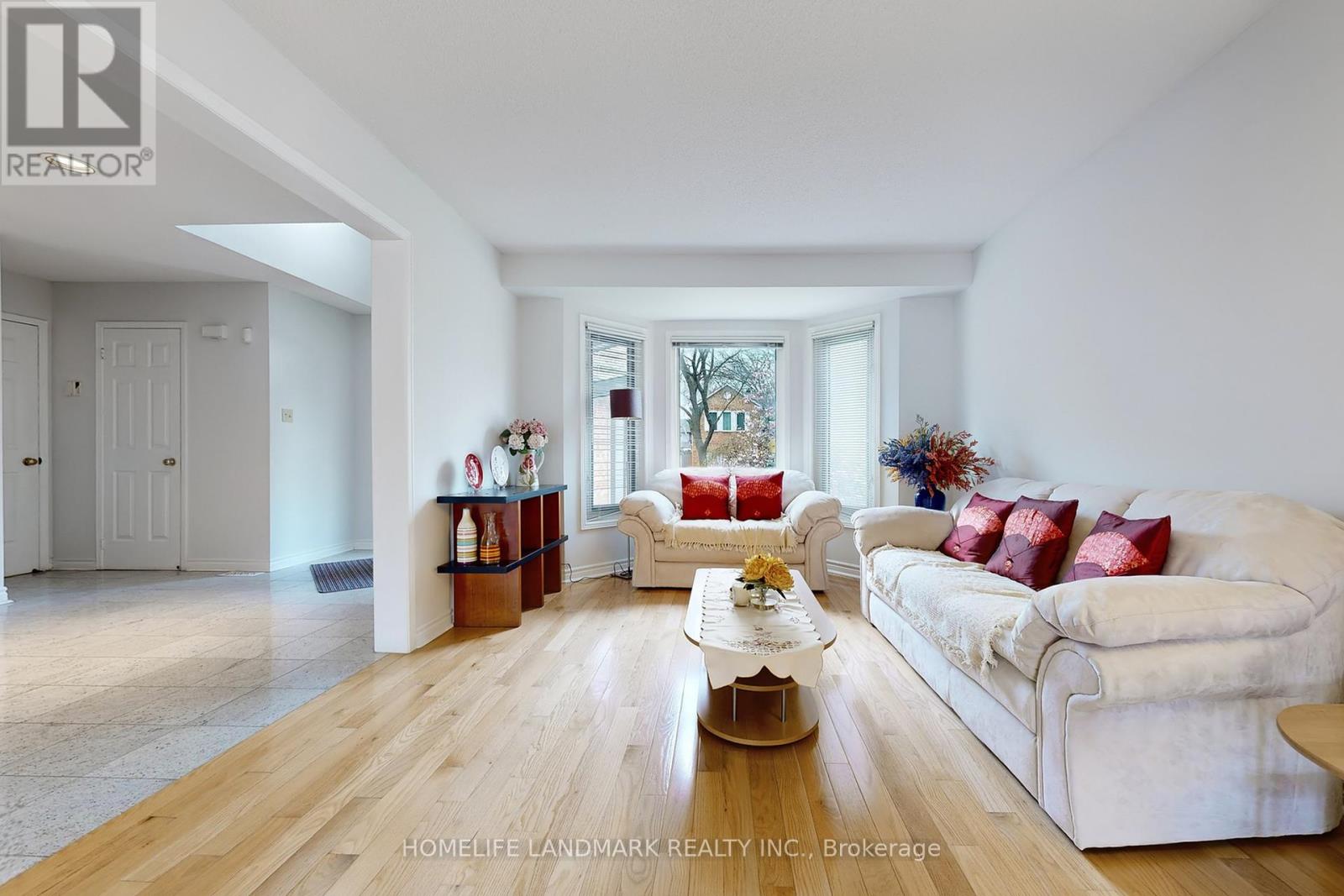 7 Lancashire Road, Markham, Ontario  L3R 8K9 - Photo 7 - N12146977