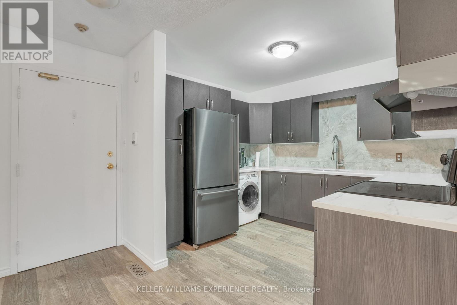 312 - 126 Bell Farm Road, Barrie, Ontario  L4M 6J3 - Photo 2 - S12146973