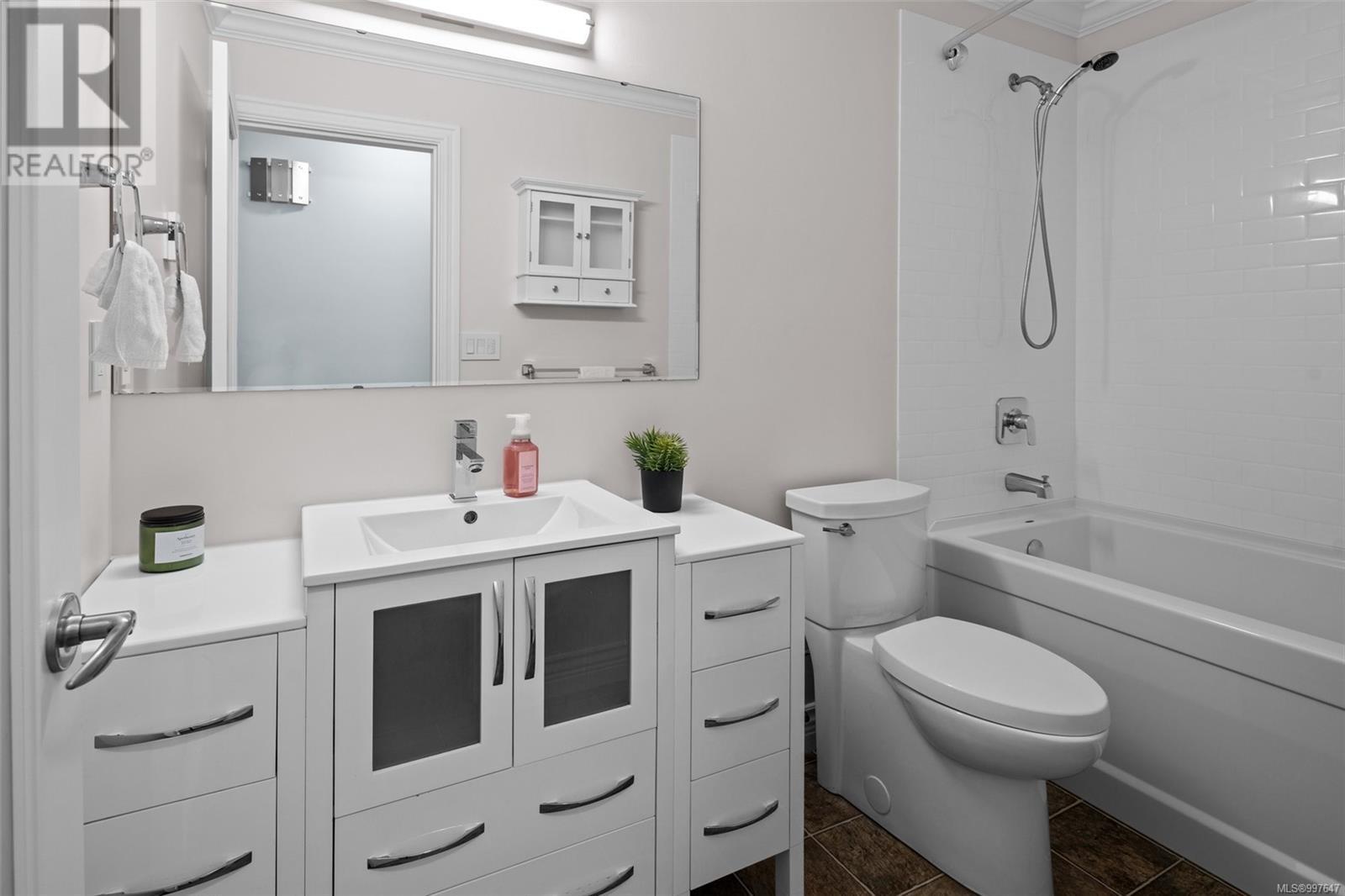 Property at 1078 Marchant Rd image 5