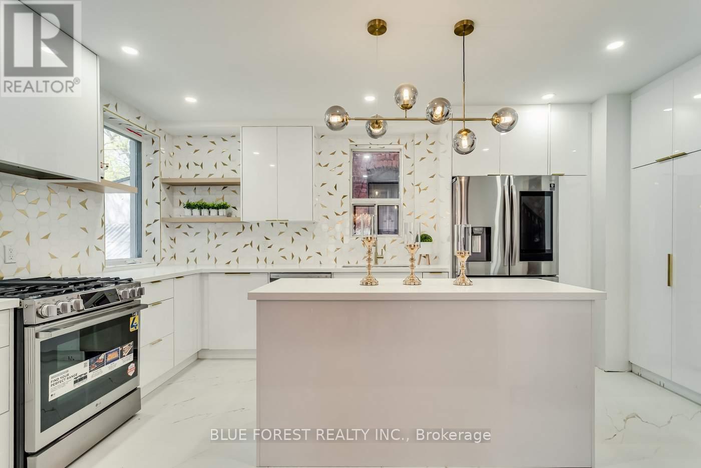 8 Lauder Avenue, Toronto, Ontario  M6H 3E3 - Photo 12 - W12147316