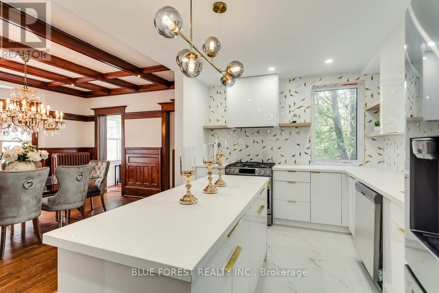 8 Lauder Avenue, Toronto, Ontario  M6H 3E3 - Photo 15 - W12147316