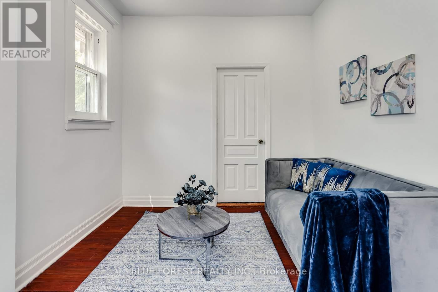 8 Lauder Avenue, Toronto, Ontario  M6H 3E3 - Photo 16 - W12147316