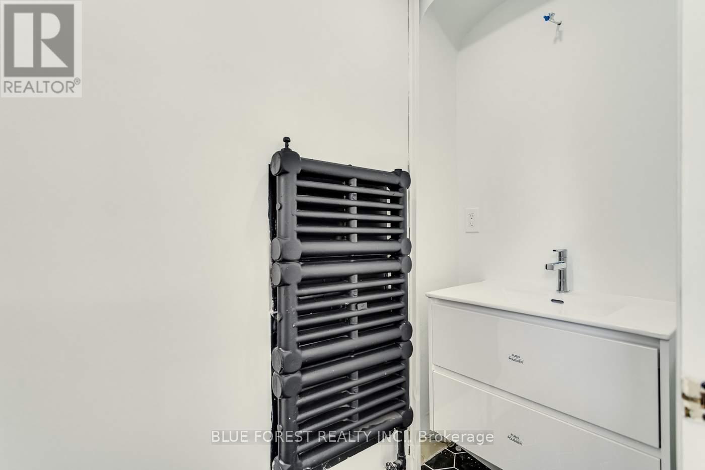 8 Lauder Avenue, Toronto, Ontario  M6H 3E3 - Photo 17 - W12147316