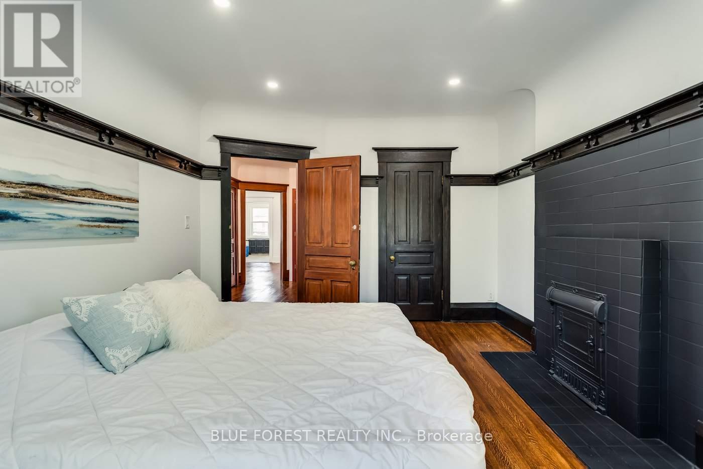 8 Lauder Avenue, Toronto, Ontario  M6H 3E3 - Photo 27 - W12147316