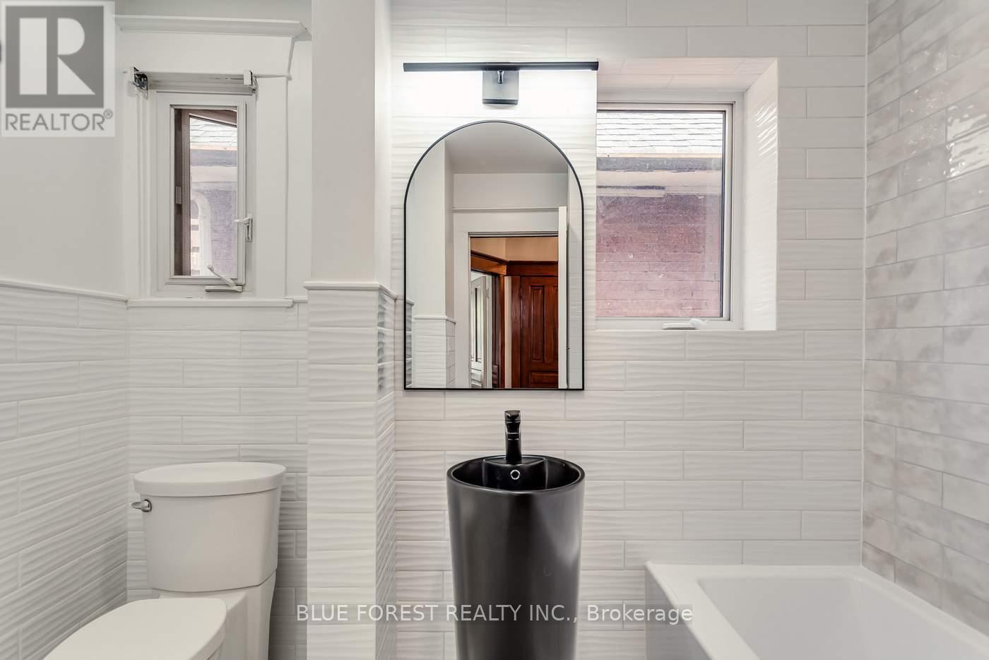 8 Lauder Avenue, Toronto, Ontario  M6H 3E3 - Photo 29 - W12147316