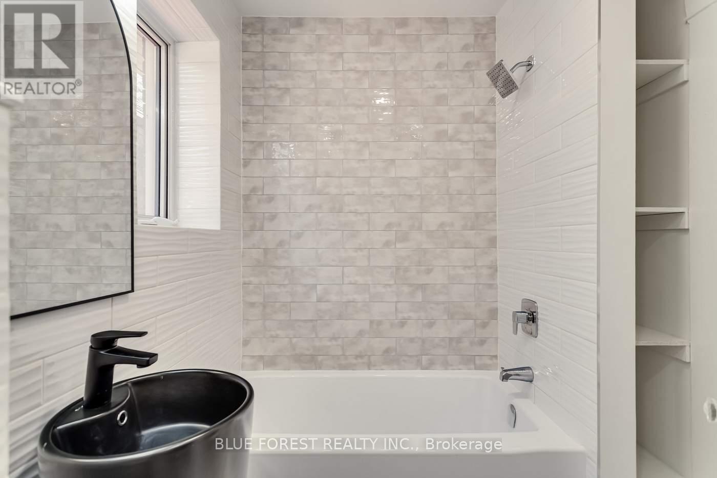 8 Lauder Avenue, Toronto, Ontario  M6H 3E3 - Photo 30 - W12147316