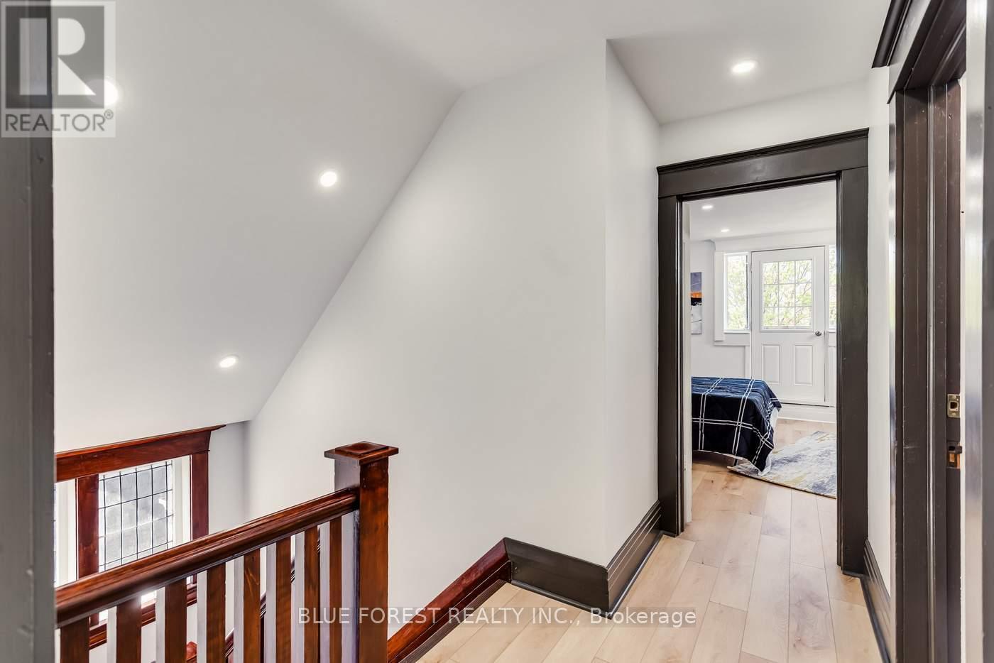8 Lauder Avenue, Toronto, Ontario  M6H 3E3 - Photo 33 - W12147316