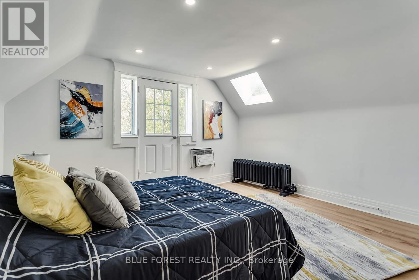 8 Lauder Avenue, Toronto, Ontario  M6H 3E3 - Photo 35 - W12147316
