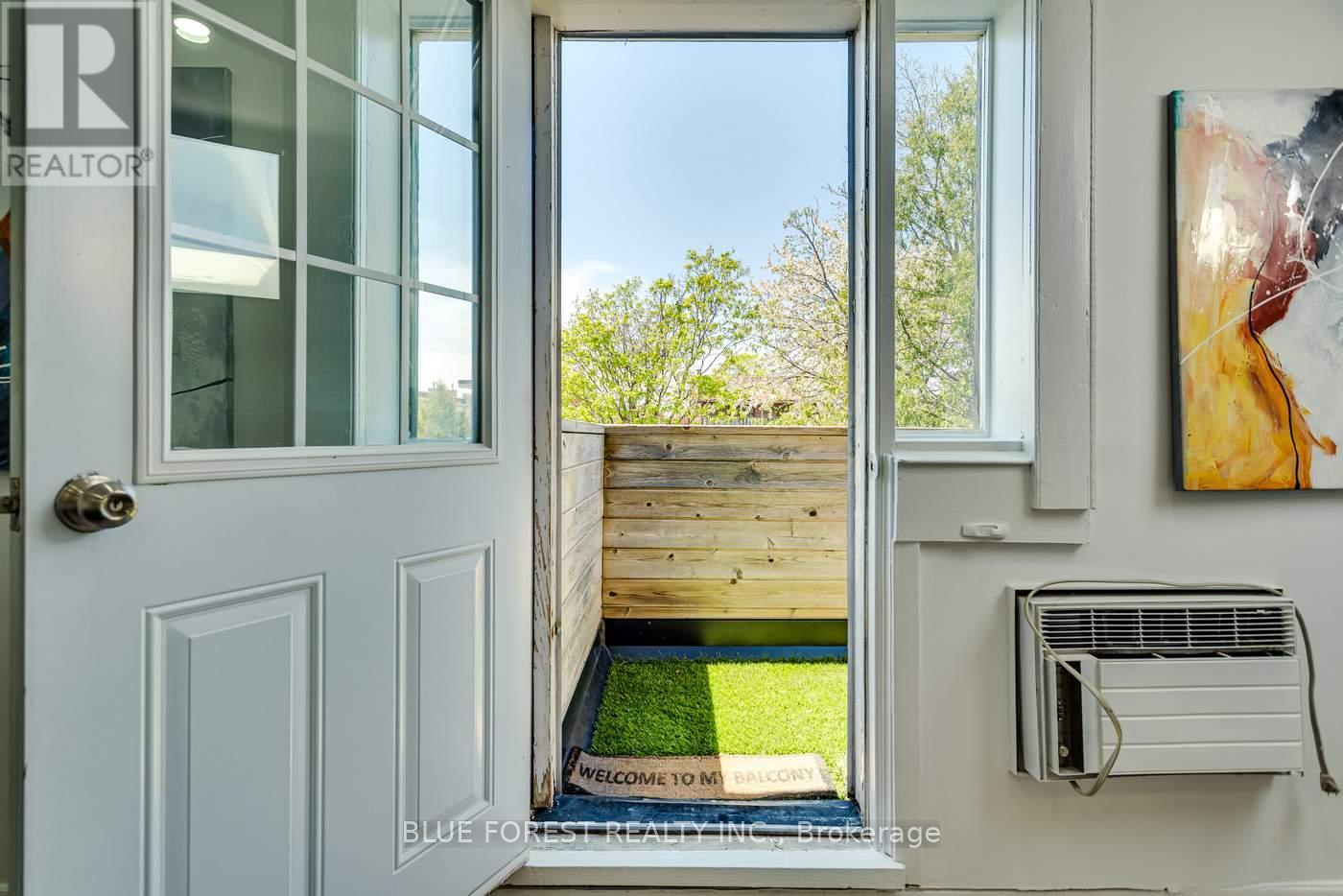 8 Lauder Avenue, Toronto, Ontario  M6H 3E3 - Photo 36 - W12147316