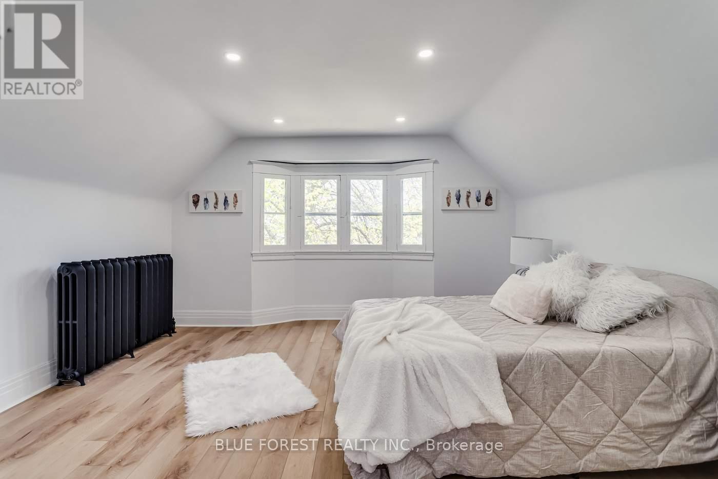 8 Lauder Avenue, Toronto, Ontario  M6H 3E3 - Photo 39 - W12147316