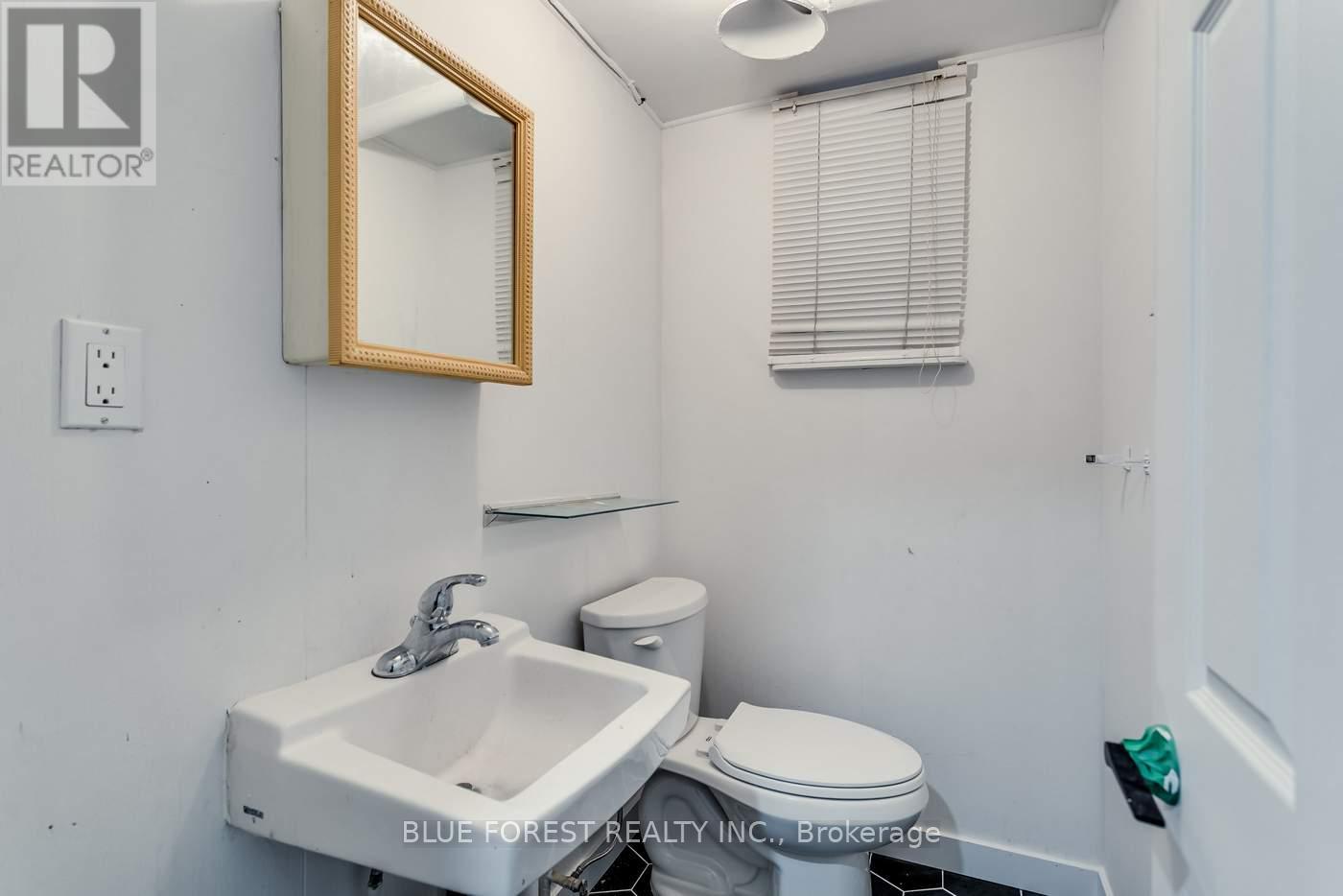 8 Lauder Avenue, Toronto, Ontario  M6H 3E3 - Photo 47 - W12147316